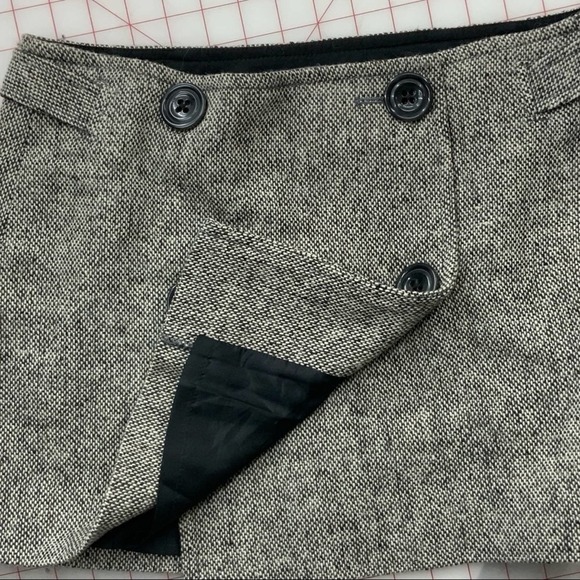 Gap Grey  Tweed 4 Button Mini Skirt 8 - Picture 4 of 8
